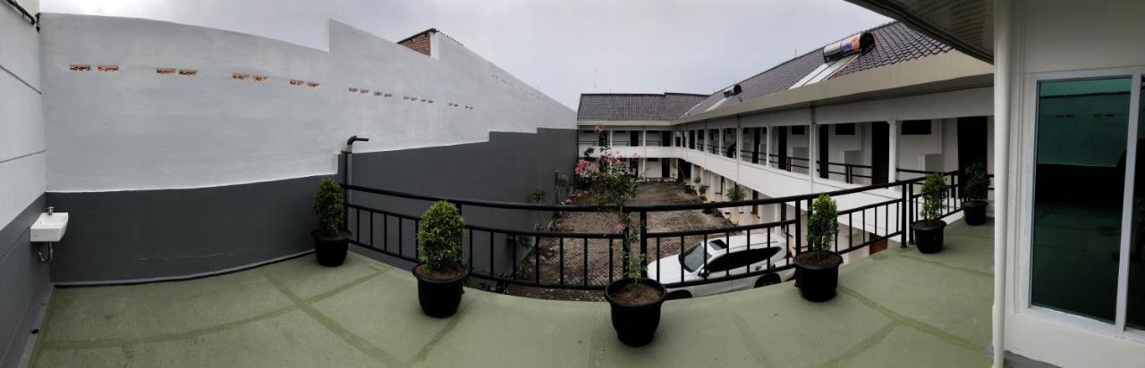 Aurora Hotel Siliwangi 치레본 외부 사진